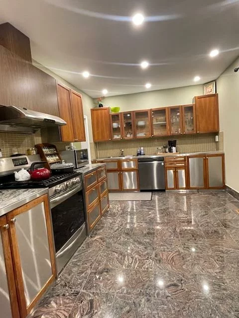 2384, Gerrard, East End-Danforth, Toronto