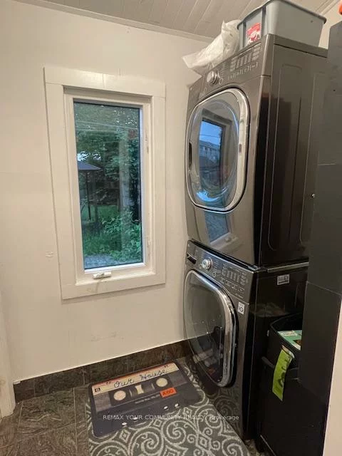 2384, Gerrard, East End-Danforth, Toronto