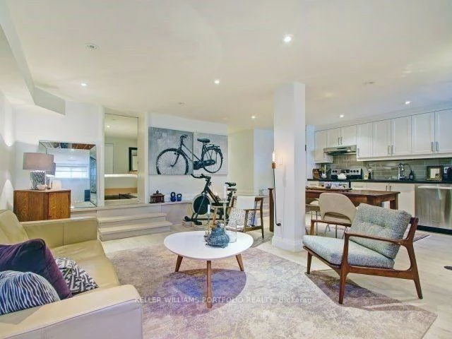 62, Nealon, Broadview North, Toronto