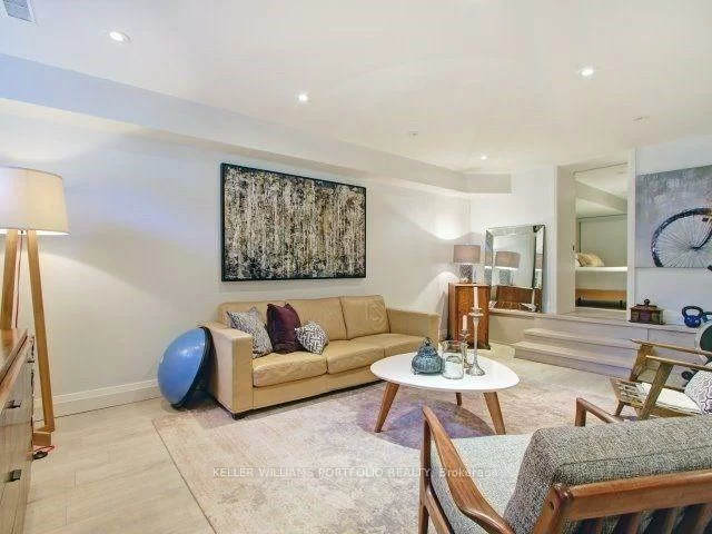 62, Nealon, Broadview North, Toronto