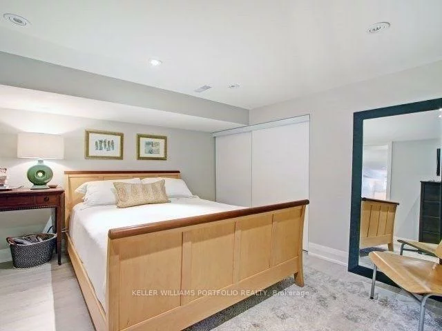 62, Nealon, Broadview North, Toronto