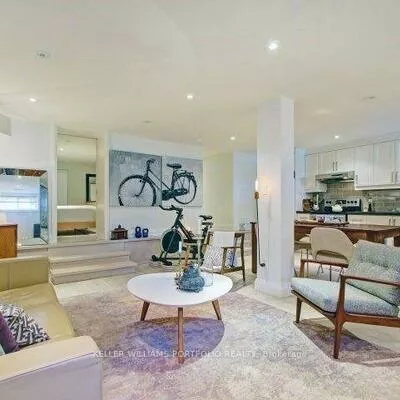 62, Nealon, Broadview North, Toronto