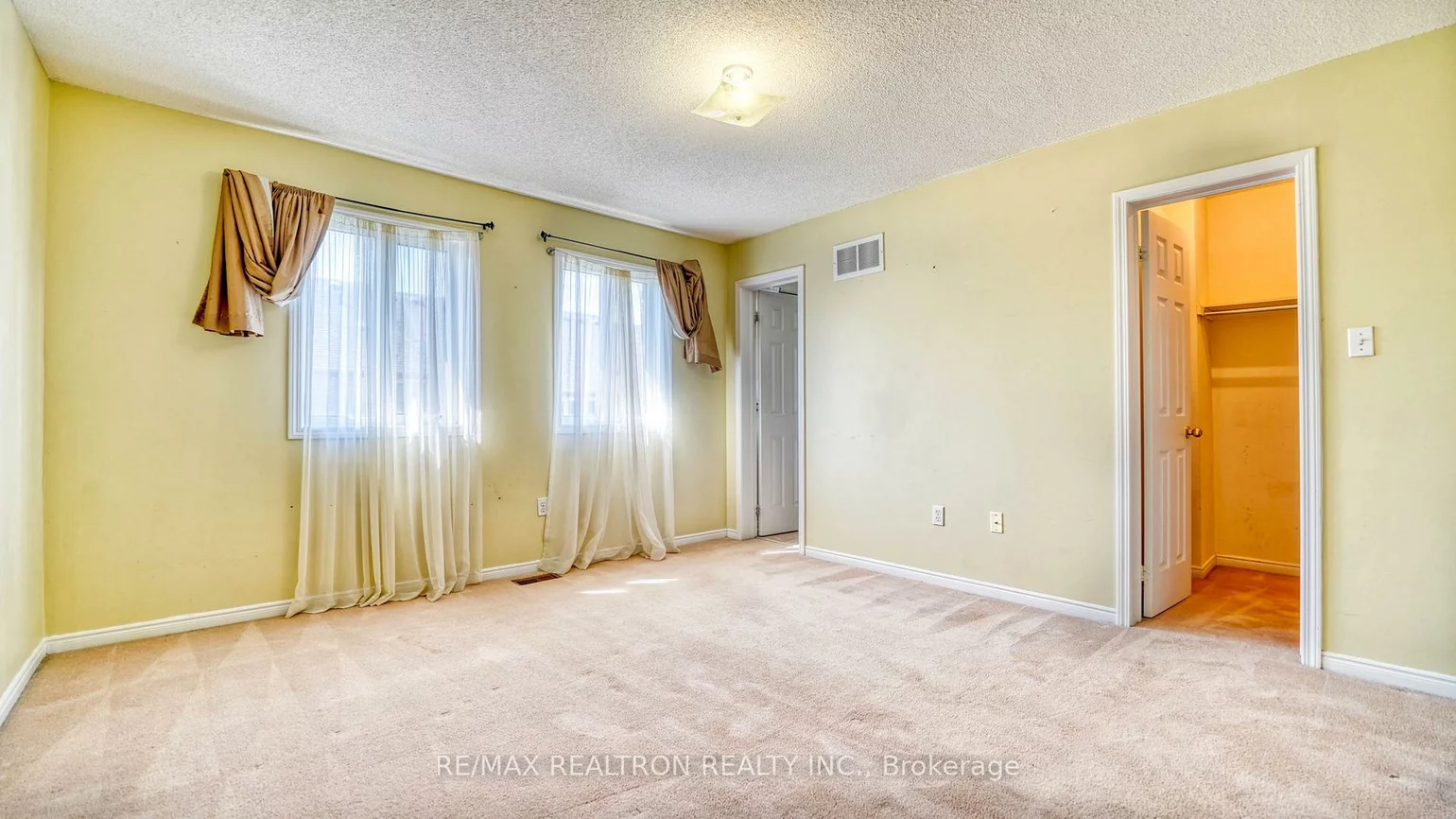 1075, Ellesmere, Dorset Park, Toronto