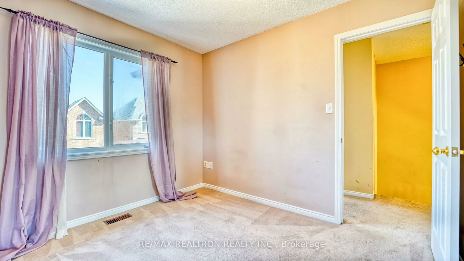 1075, Ellesmere, Dorset Park, Toronto