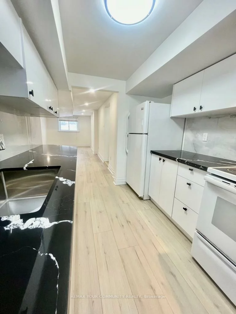 52, Tweedrock, Morningside, Toronto