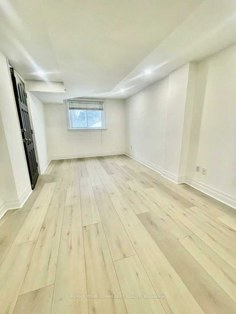 52, Tweedrock, Morningside, Toronto