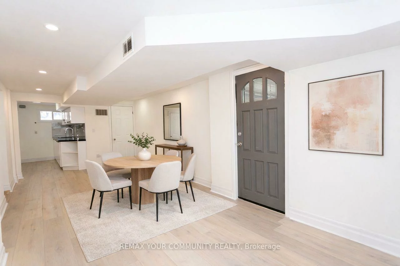 52, Tweedrock, Morningside, Toronto