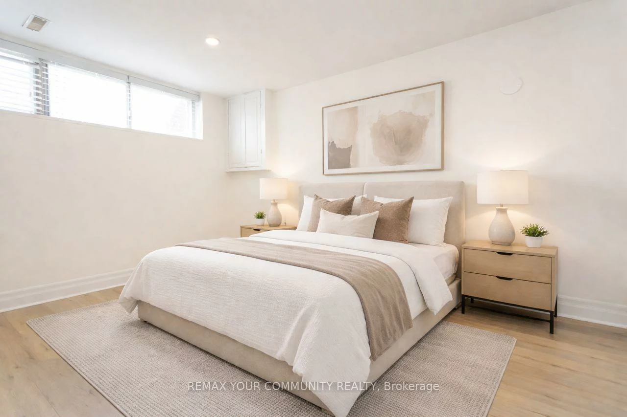 52, Tweedrock, Morningside, Toronto