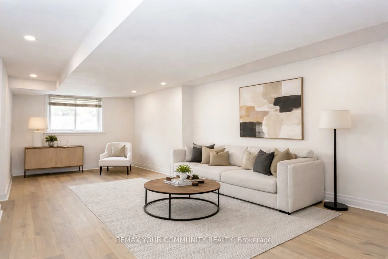 52, Tweedrock, Morningside, Toronto