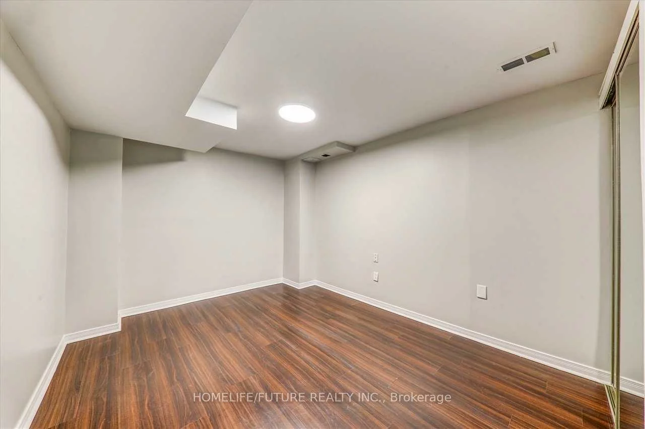 156, Raponi, Rouge E11, Toronto