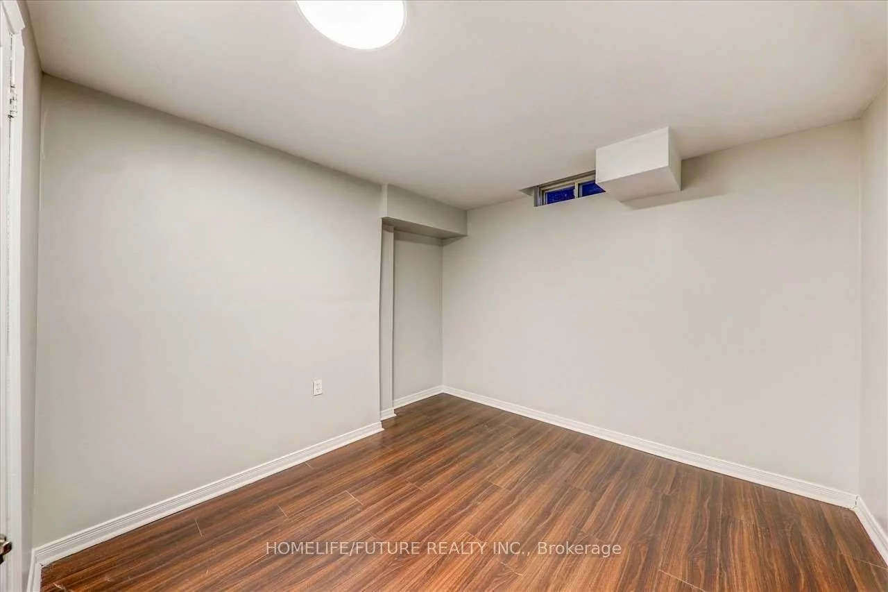 156, Raponi, Rouge E11, Toronto