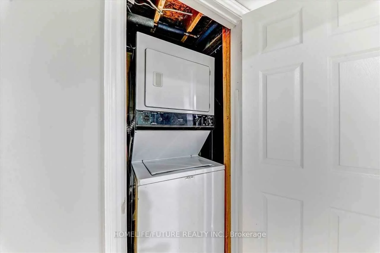 156, Raponi, Rouge E11, Toronto