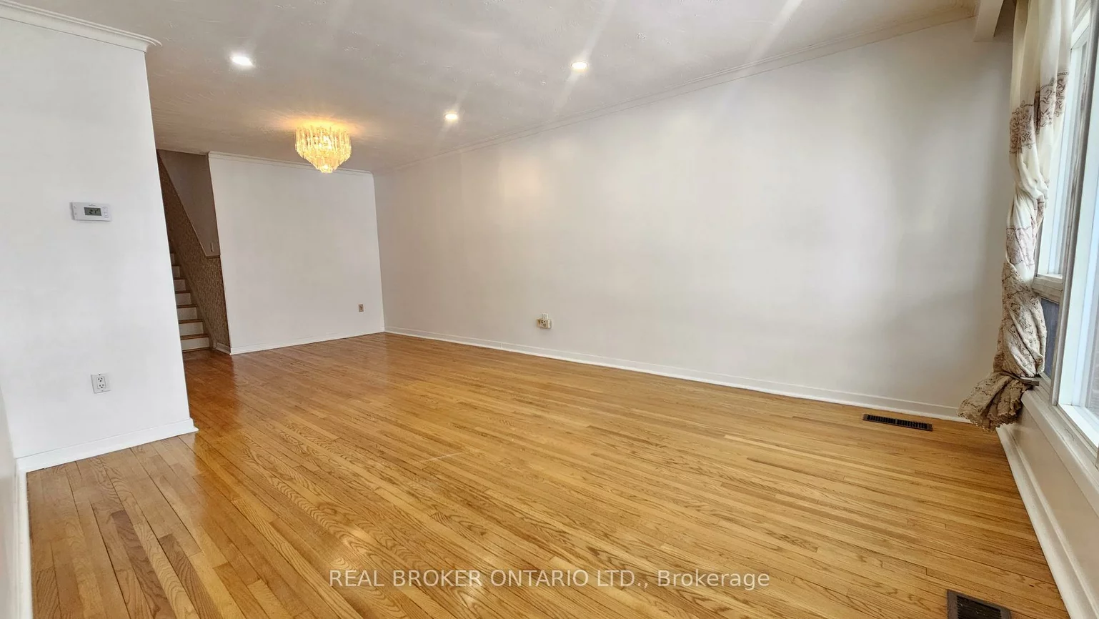 214, Fairglen, L'Amoreaux, Toronto