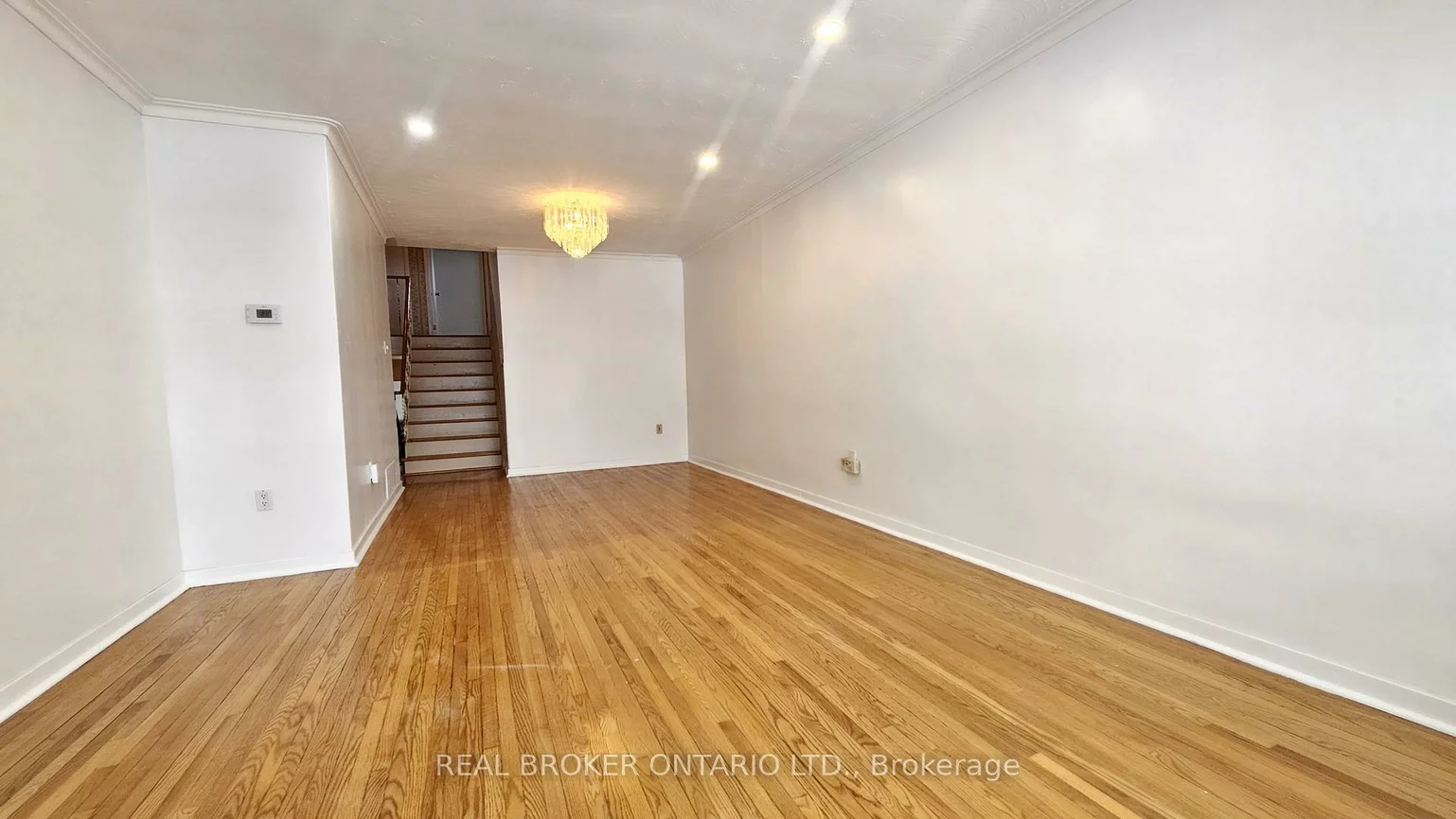 214, Fairglen, L'Amoreaux, Toronto