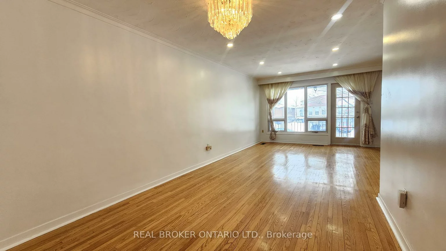 214, Fairglen, L'Amoreaux, Toronto