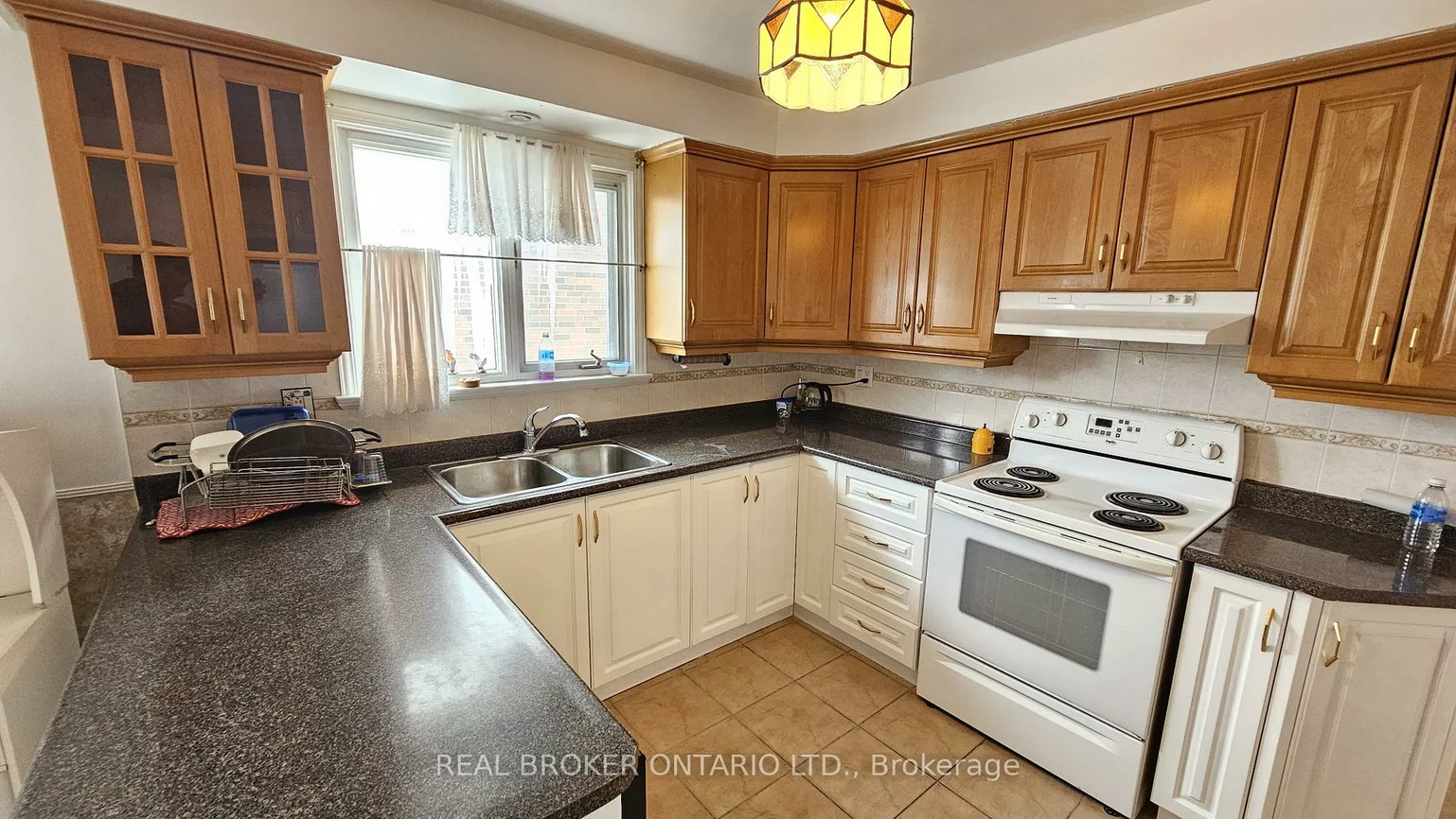 214, Fairglen, L'Amoreaux, Toronto