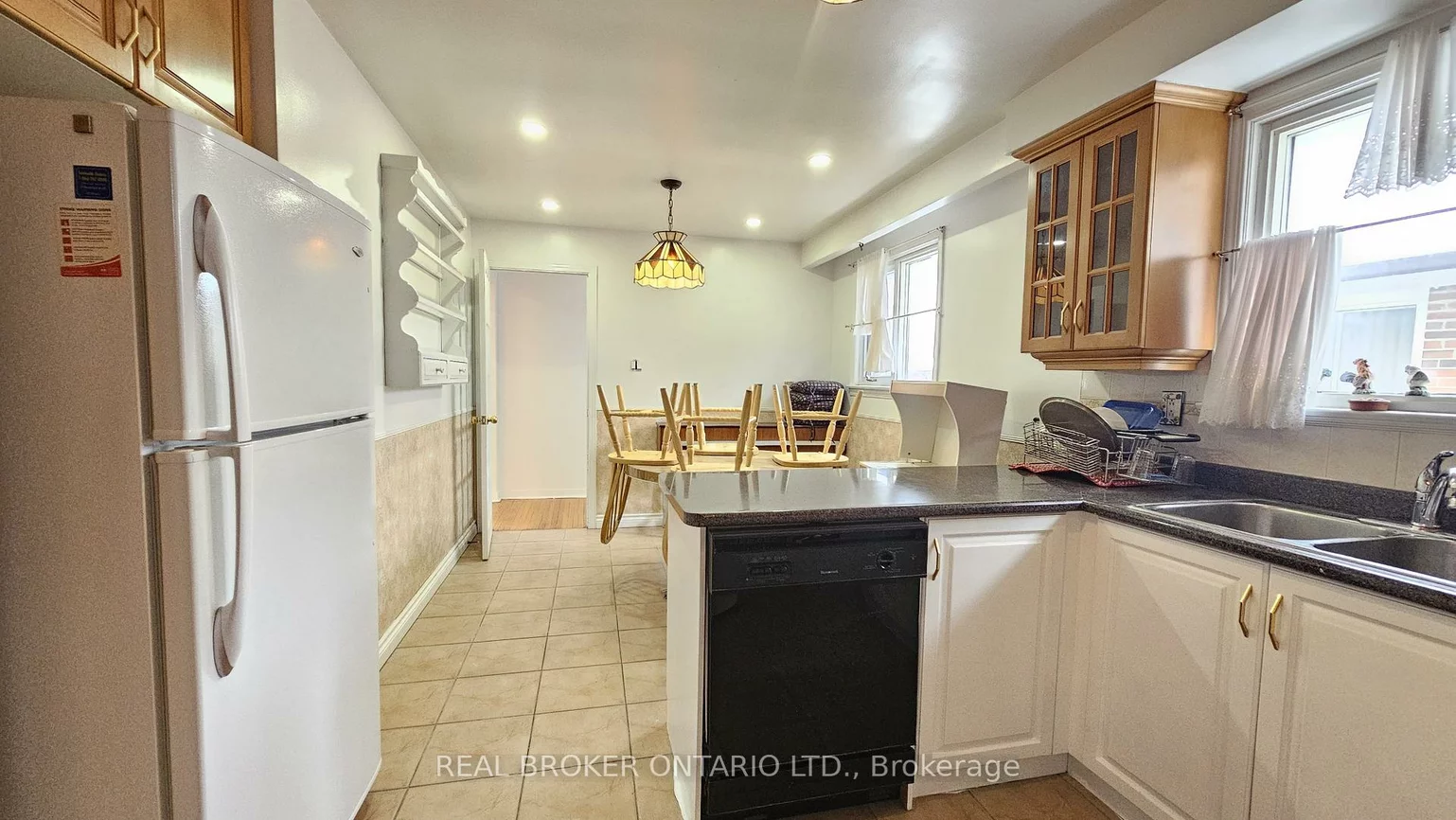 214, Fairglen, L'Amoreaux, Toronto