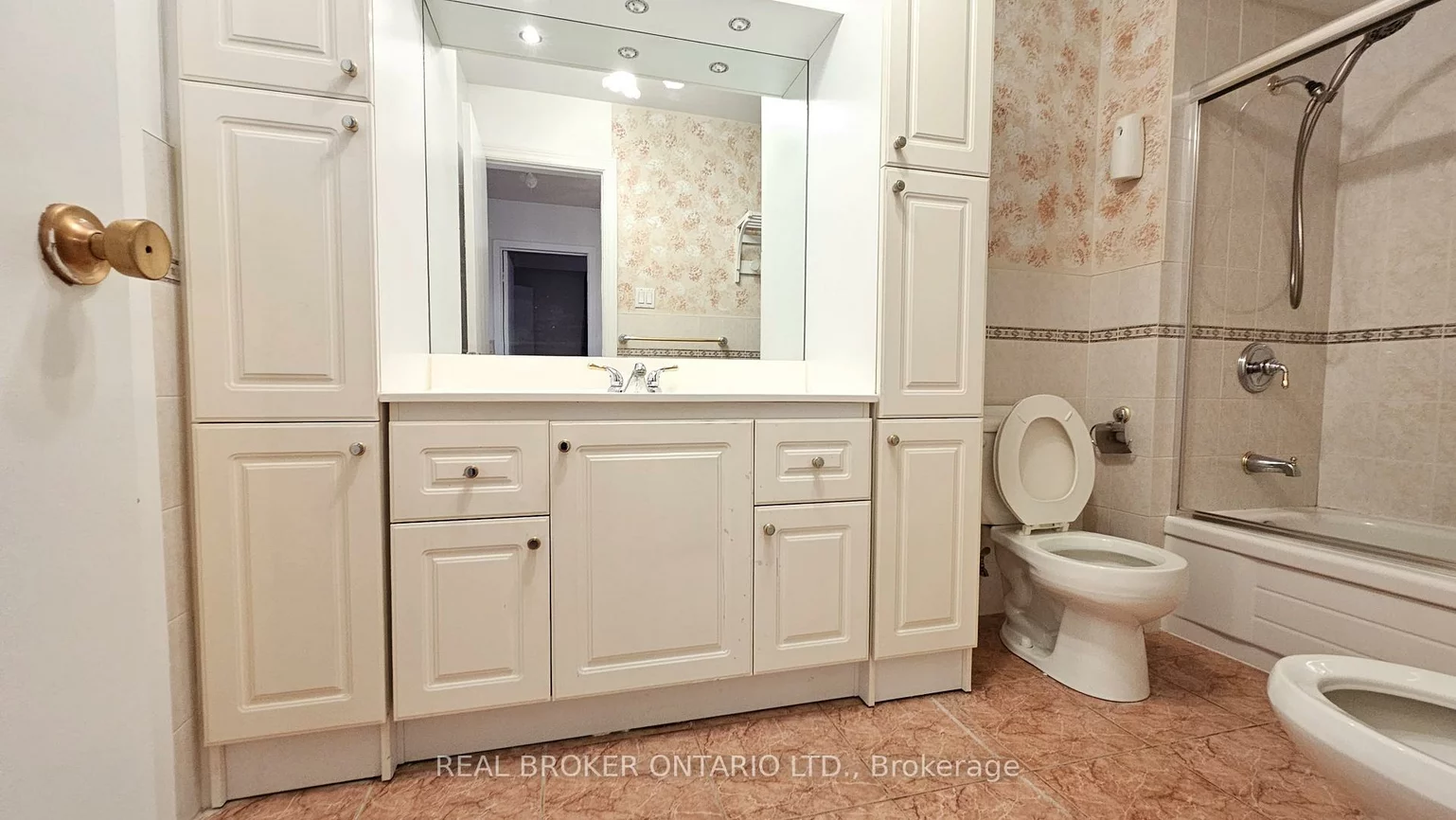 214, Fairglen, L'Amoreaux, Toronto