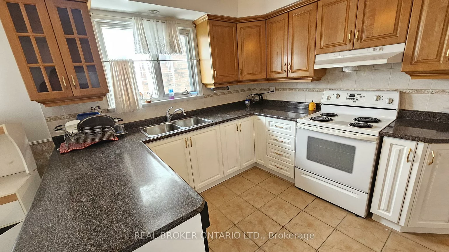 214, Fairglen, L'Amoreaux, Toronto