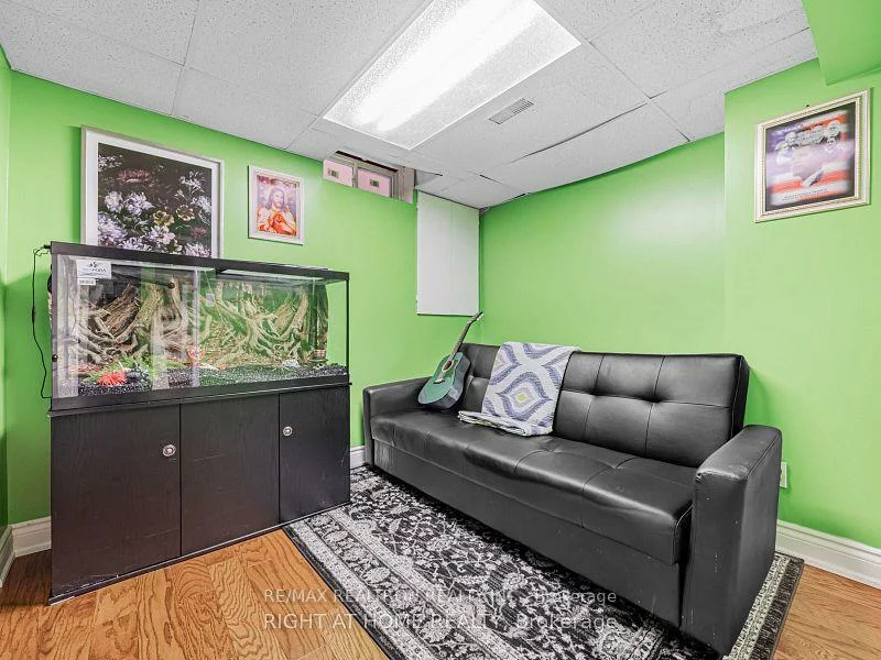 106, Mammoth Hall, Malvern, Toronto