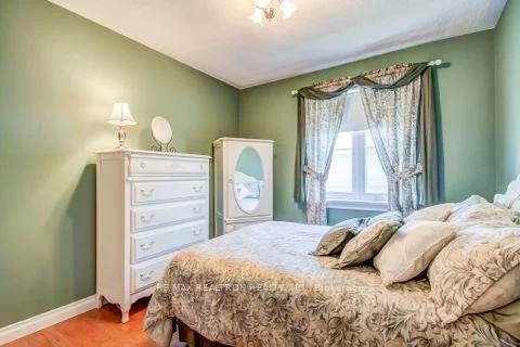 7, Wonderland, Morningside, Toronto