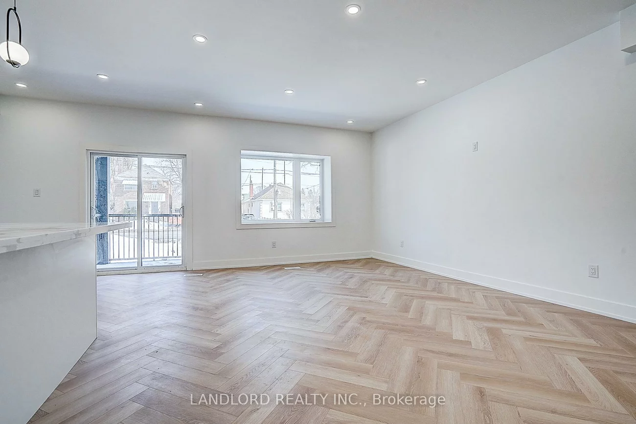 1146, Broadview, Broadview North, Toronto