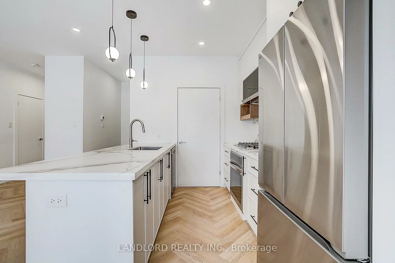 1146, Broadview, Broadview North, Toronto