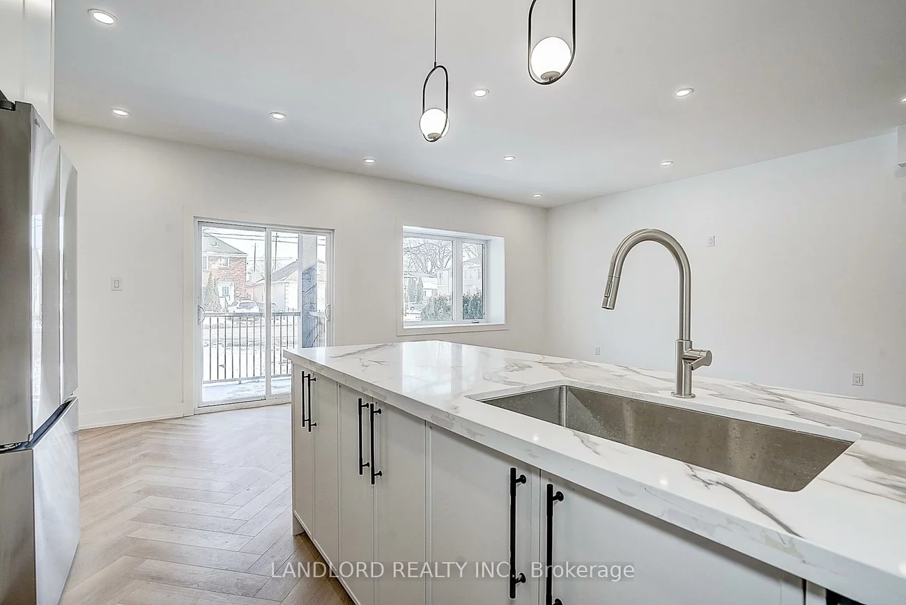 1146, Broadview, Broadview North, Toronto