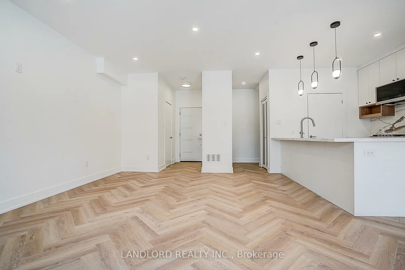 1146, Broadview, Broadview North, Toronto