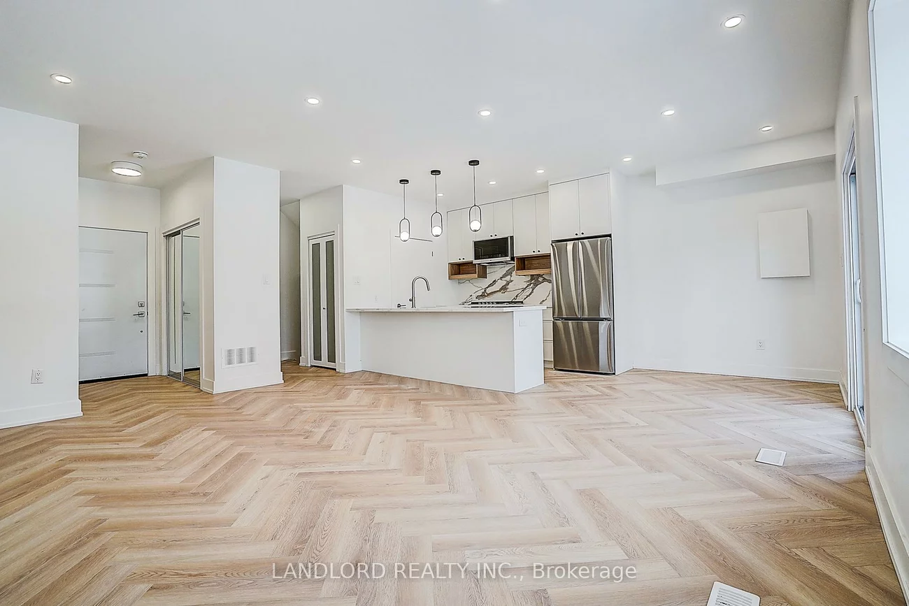 1146, Broadview, Broadview North, Toronto