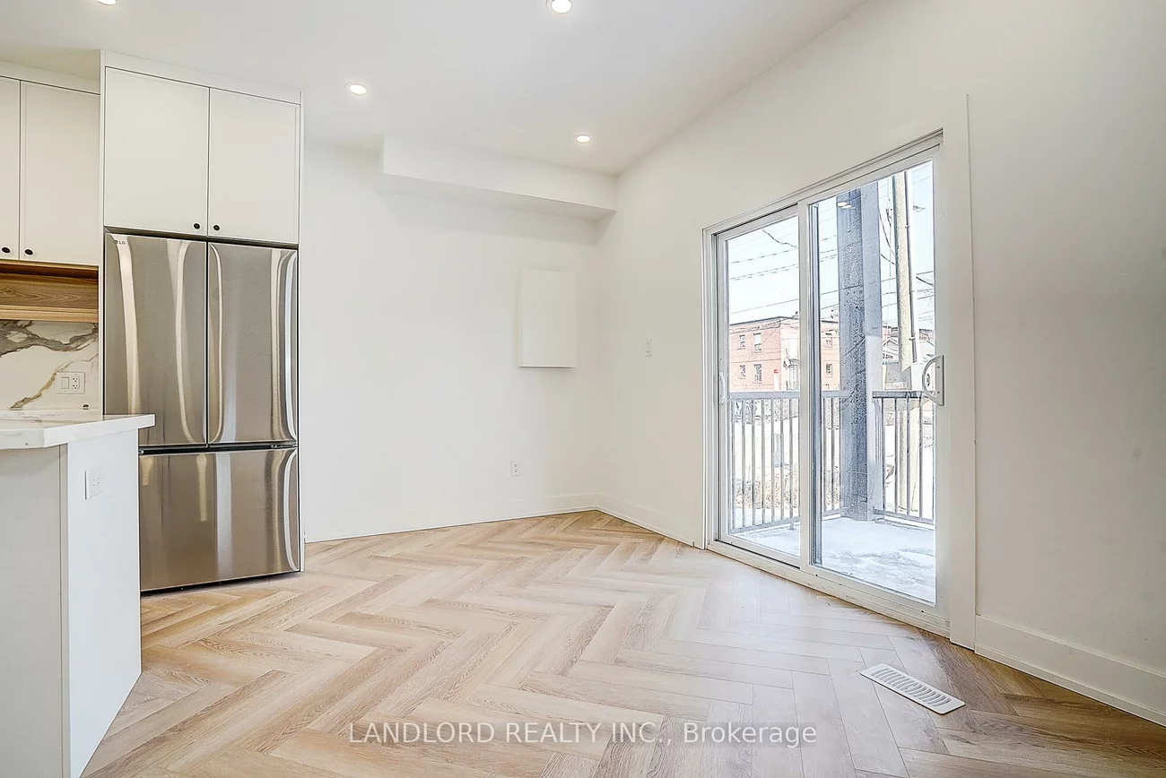 1146, Broadview, Broadview North, Toronto