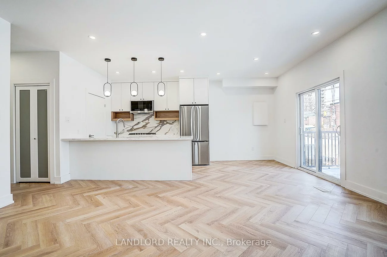 1146, Broadview, Broadview North, Toronto