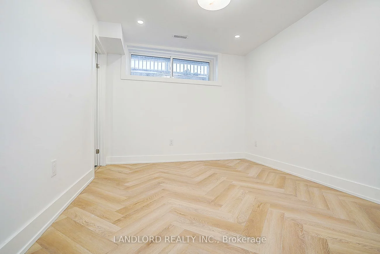 1146, Broadview, Broadview North, Toronto