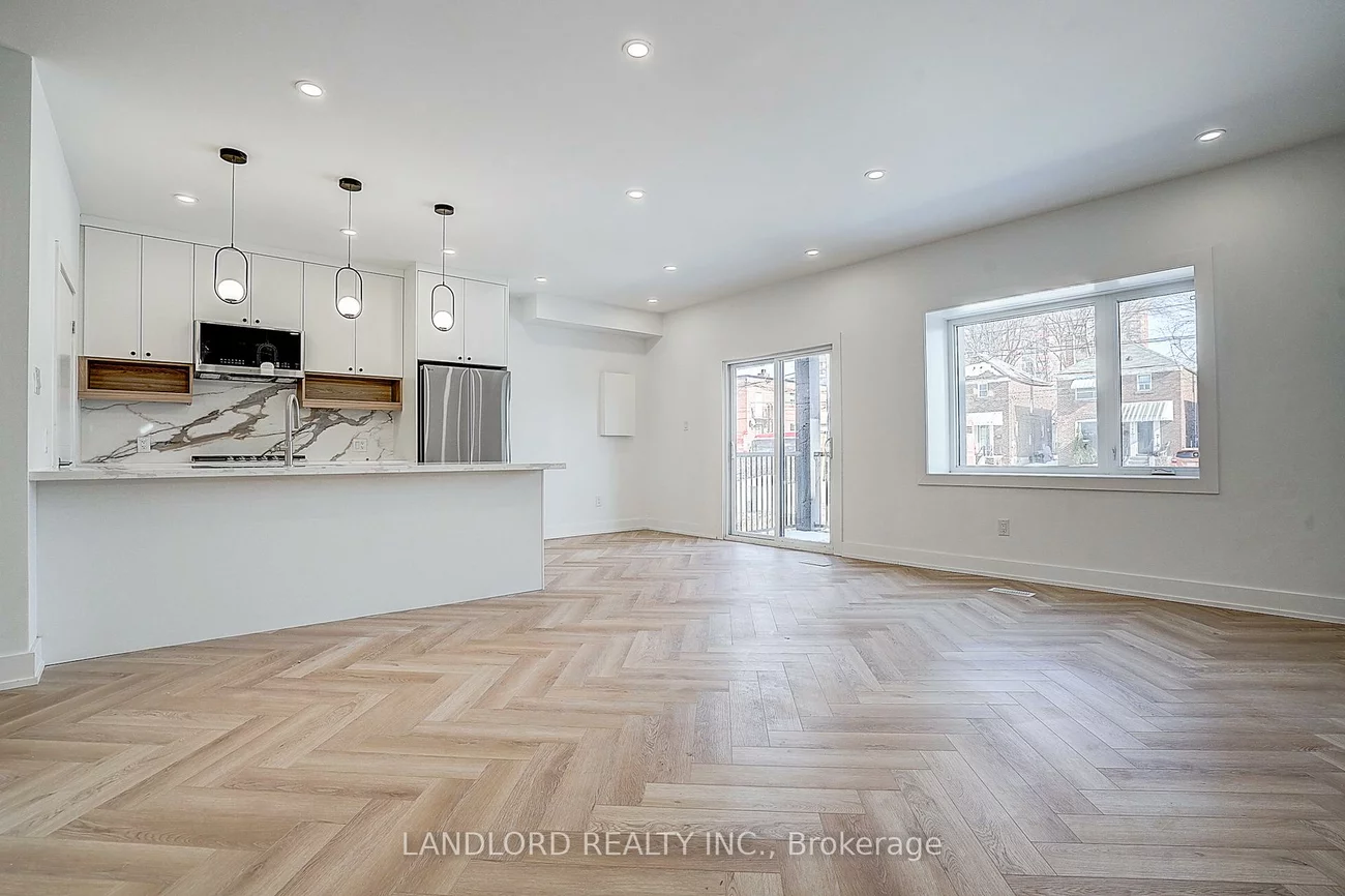 1146, Broadview, Broadview North, Toronto