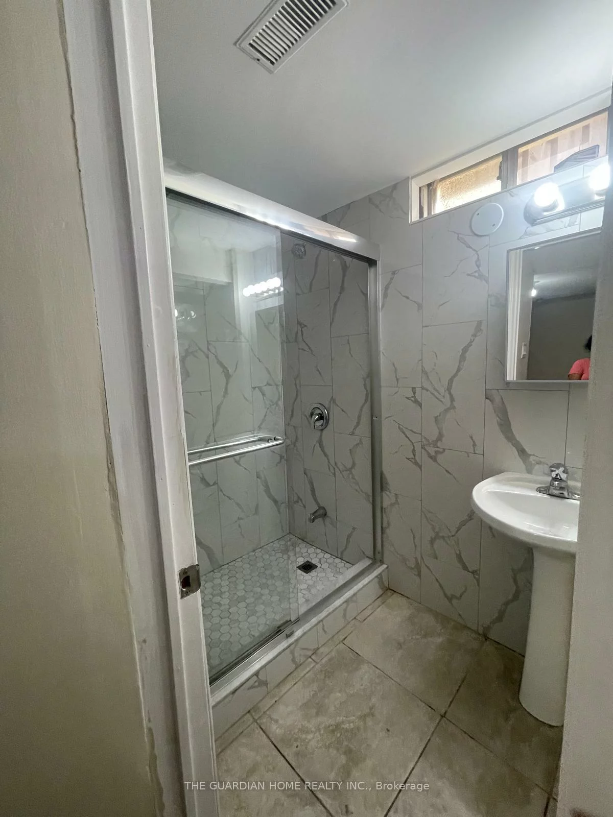 30, Lamay, Rouge E11, Toronto