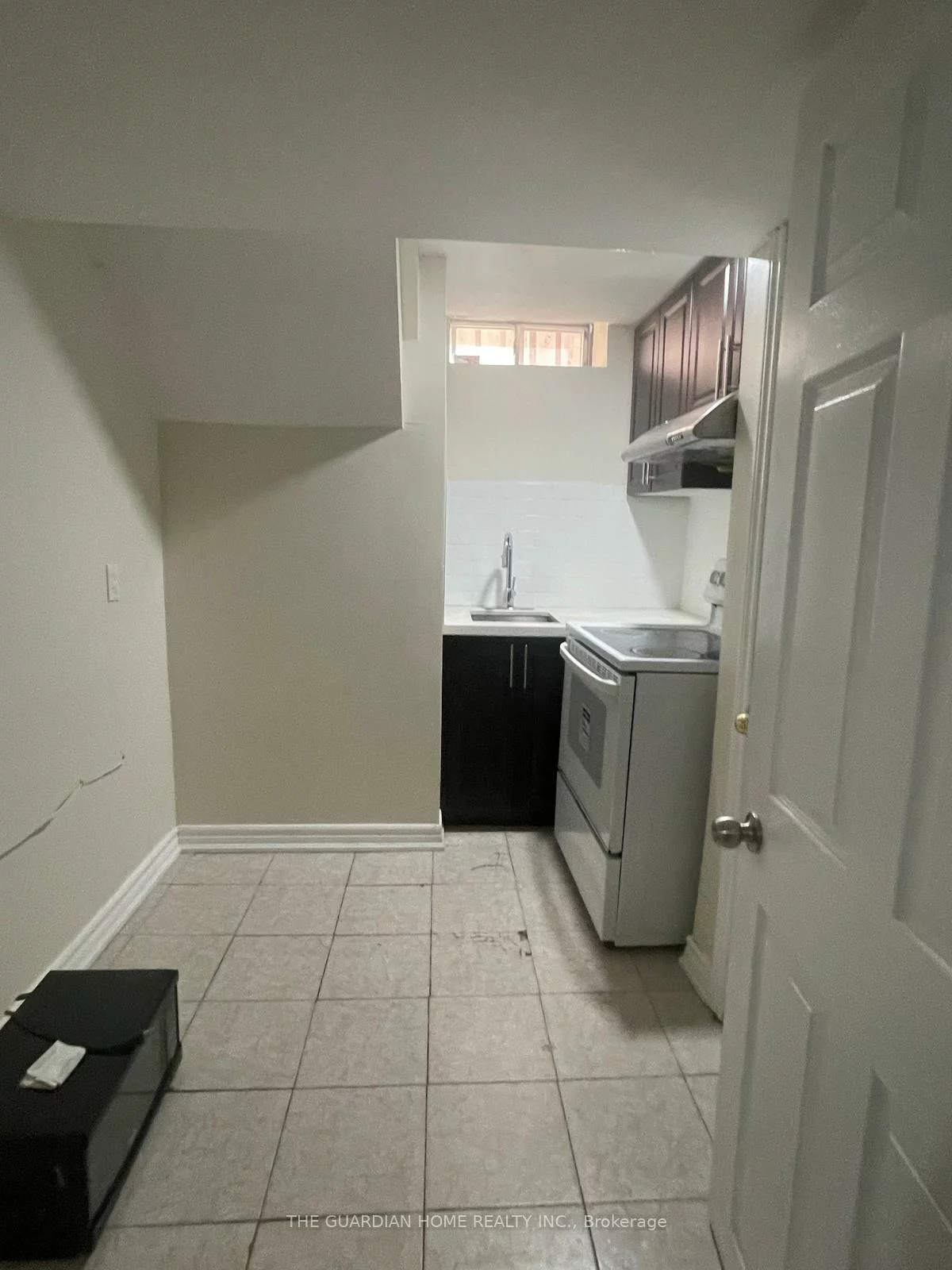 30, Lamay, Rouge E11, Toronto