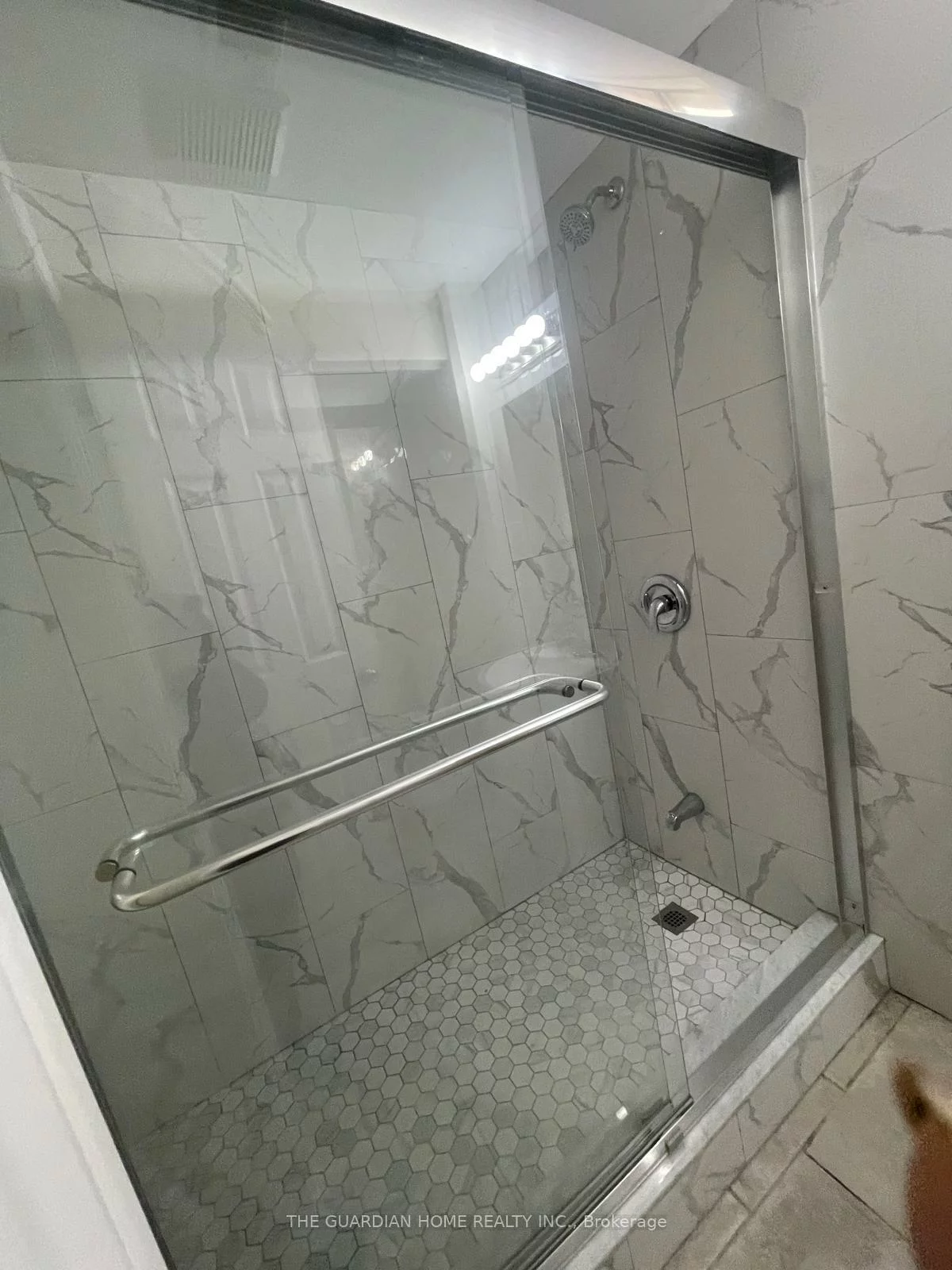 30, Lamay, Rouge E11, Toronto