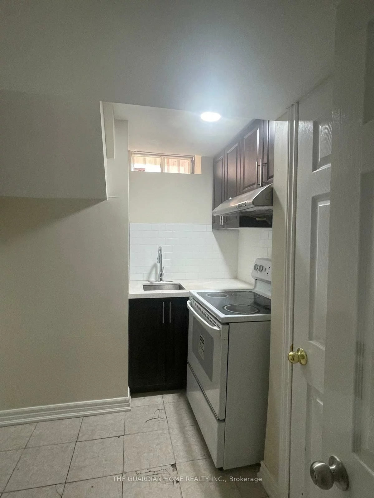 30, Lamay, Rouge E11, Toronto