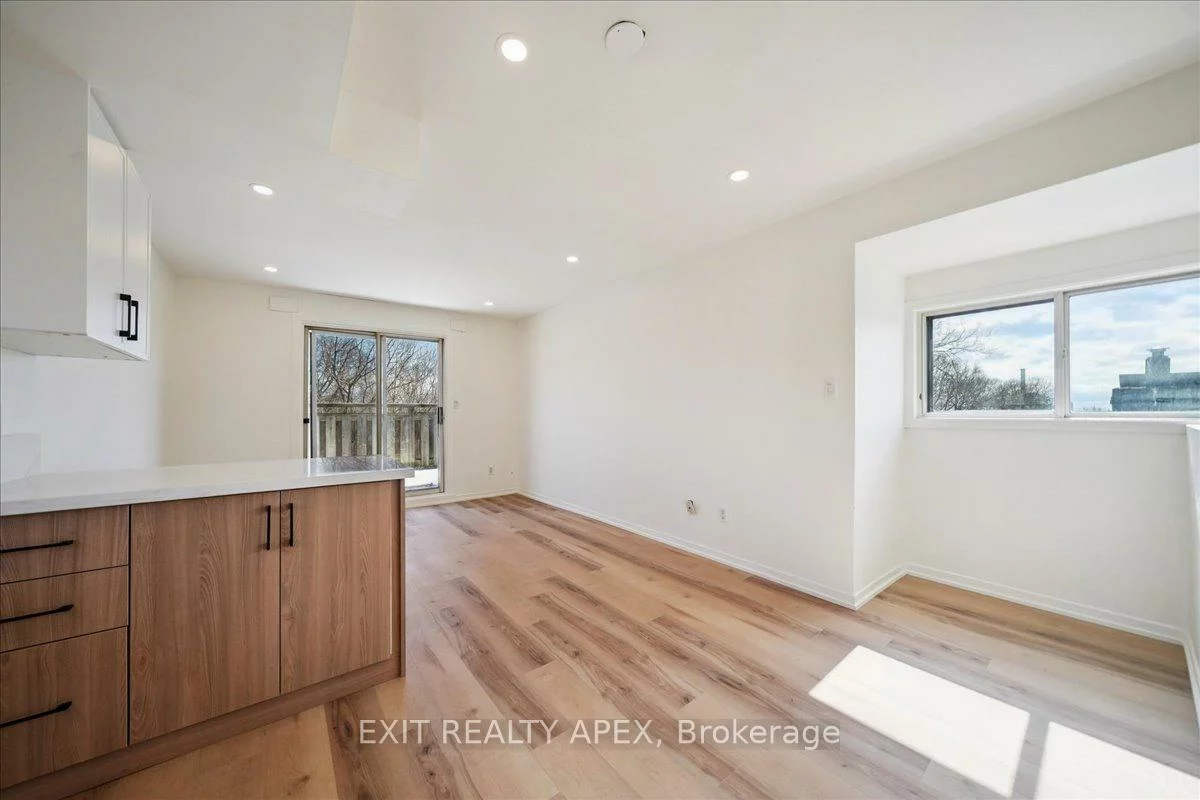 343, Greenwood, Greenwood-Coxwell, Toronto