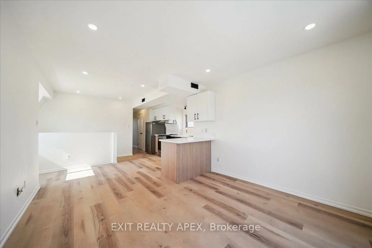 343, Greenwood, Greenwood-Coxwell, Toronto