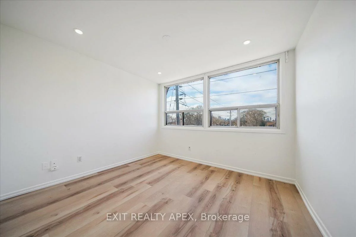 343, Greenwood, Greenwood-Coxwell, Toronto