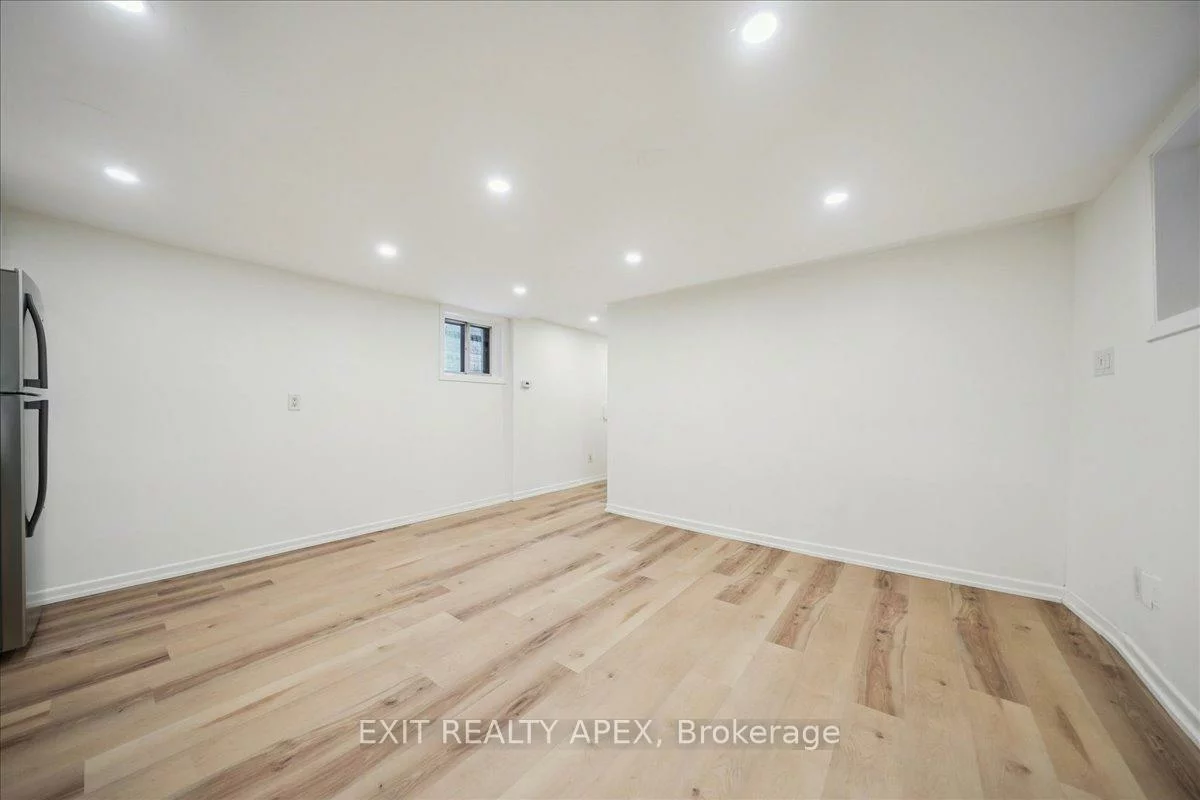 343, Greenwood, Greenwood-Coxwell, Toronto