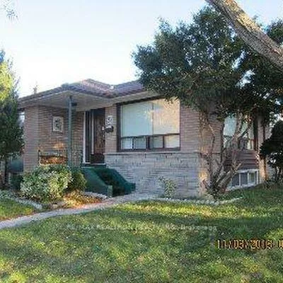 23, Glos, Bendale, Toronto