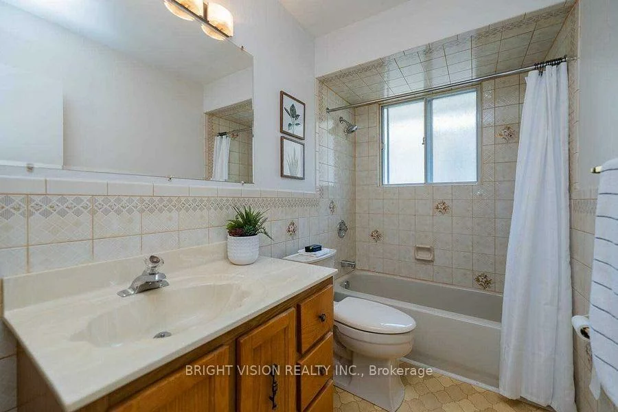 29, Stoney Creek, West Hill, Toronto