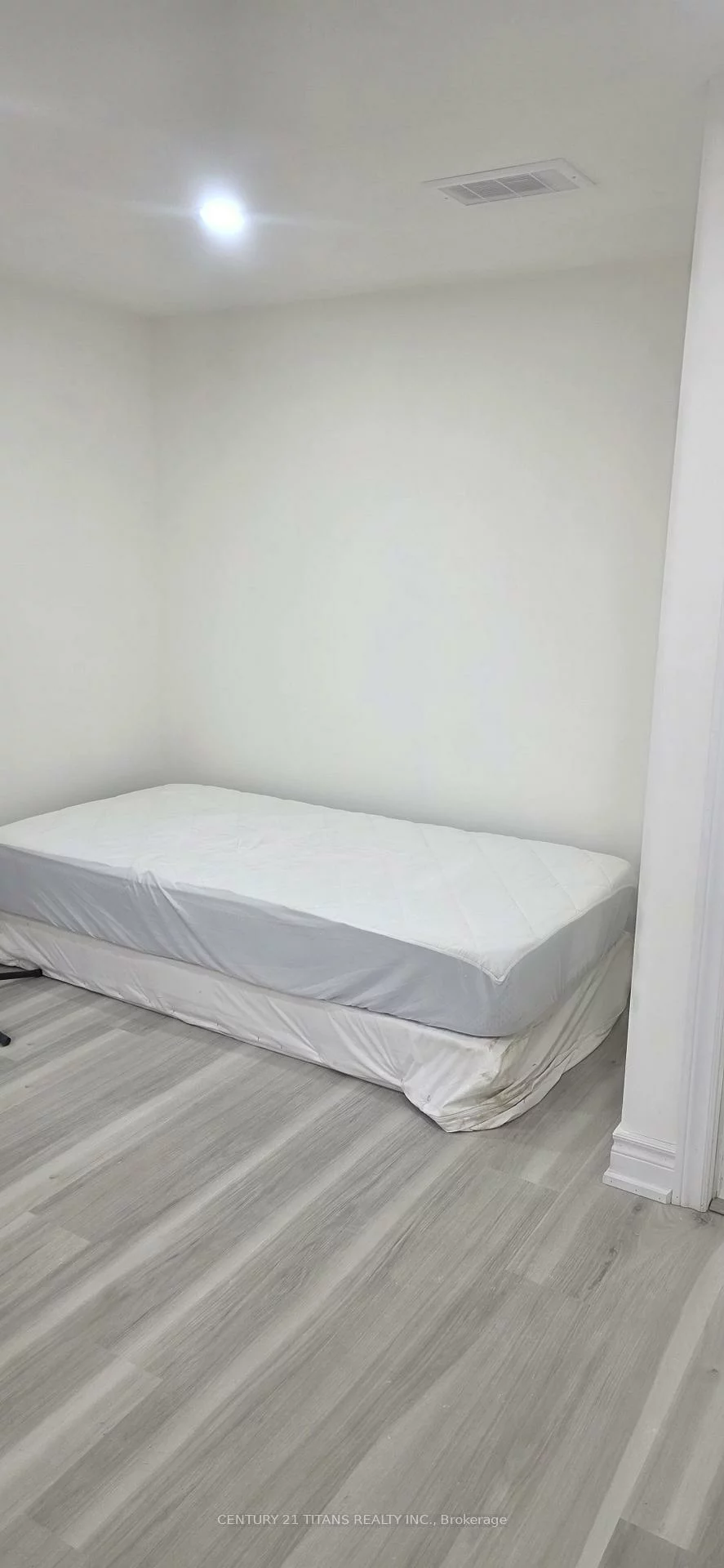 114, Benjamin, Kennedy Park, Toronto