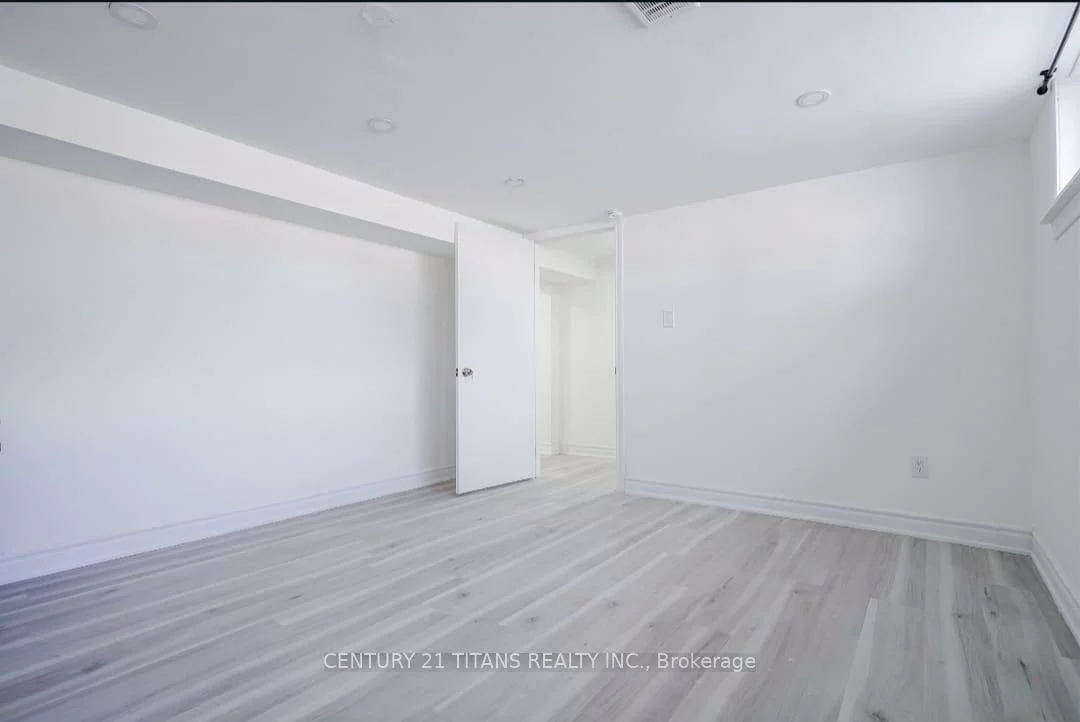 114, Benjamin, Kennedy Park, Toronto