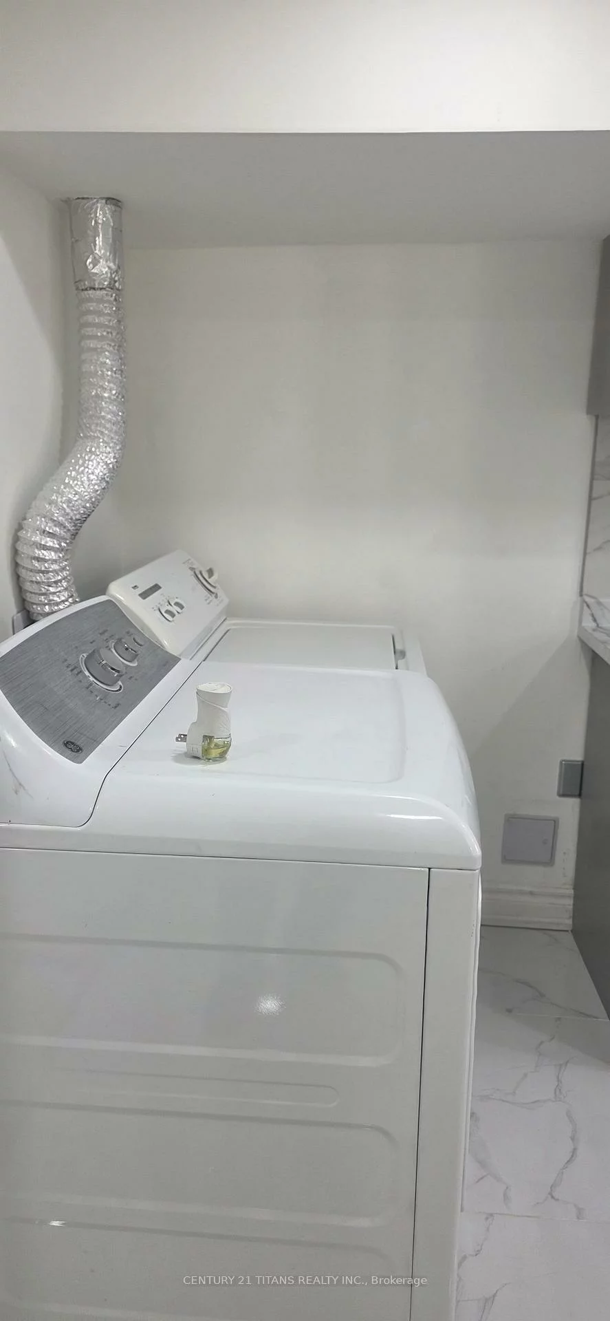 114, Benjamin, Kennedy Park, Toronto