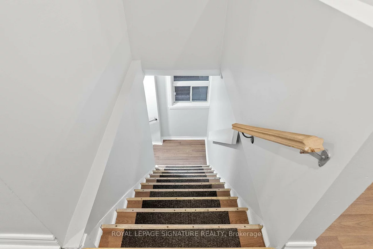 233, Greenwood, Greenwood-Coxwell, Toronto