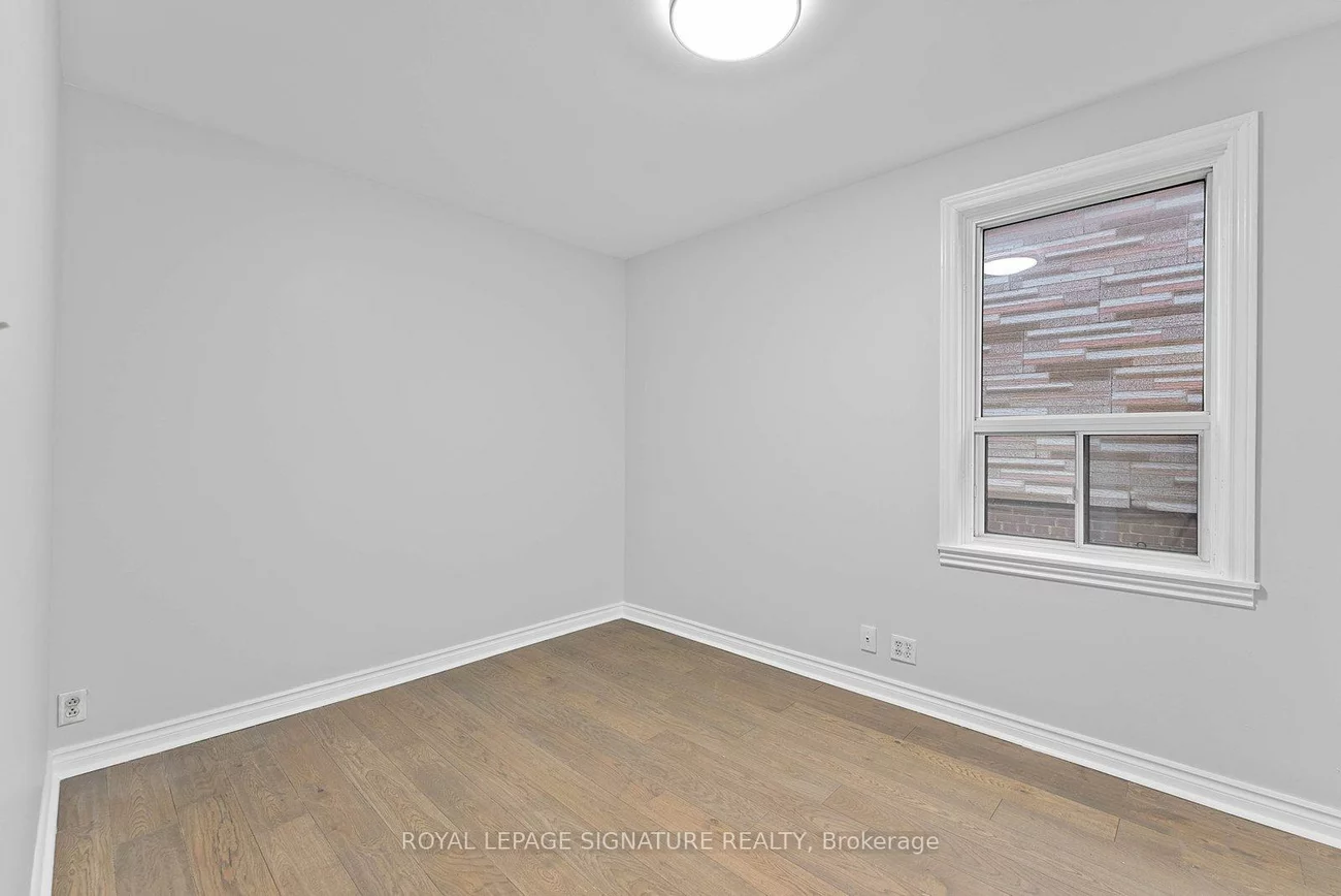 233, Greenwood, Greenwood-Coxwell, Toronto