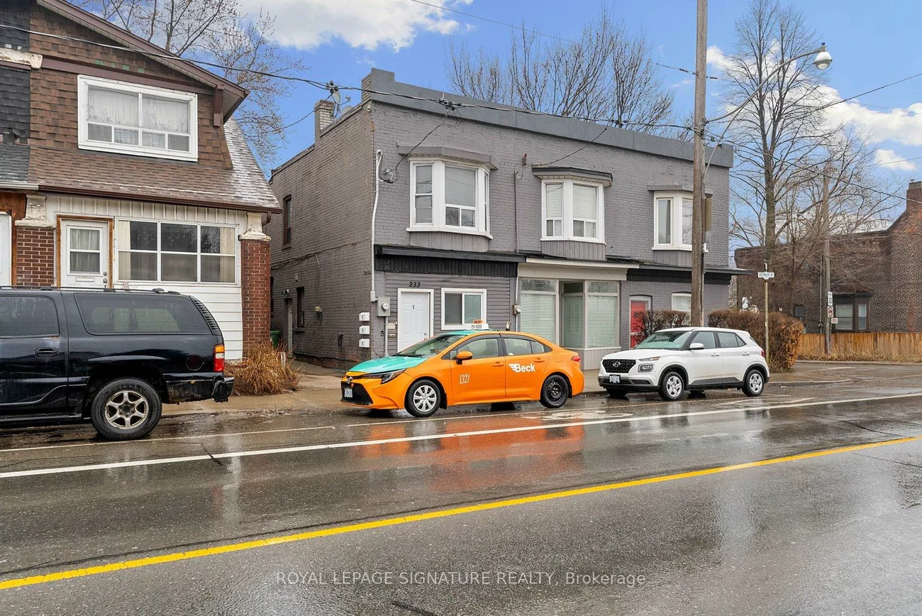 233, Greenwood, Greenwood-Coxwell, Toronto